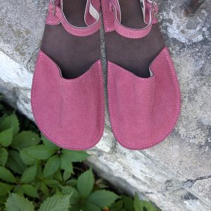 Model z paskiem- dusty rose- 40