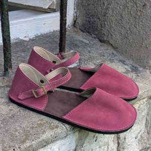 Model z paskiem- dusty rose- 40